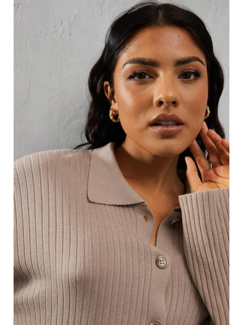 В’язаний ребро з довгими рукавами та штани на ногах