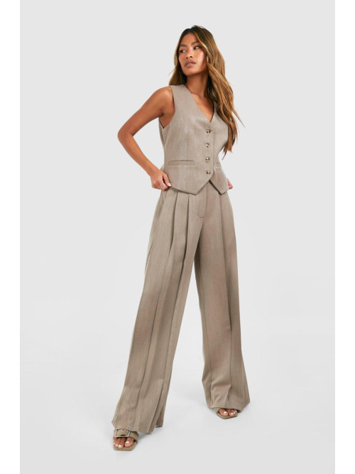 Облягаючий жилет від Mock Horn