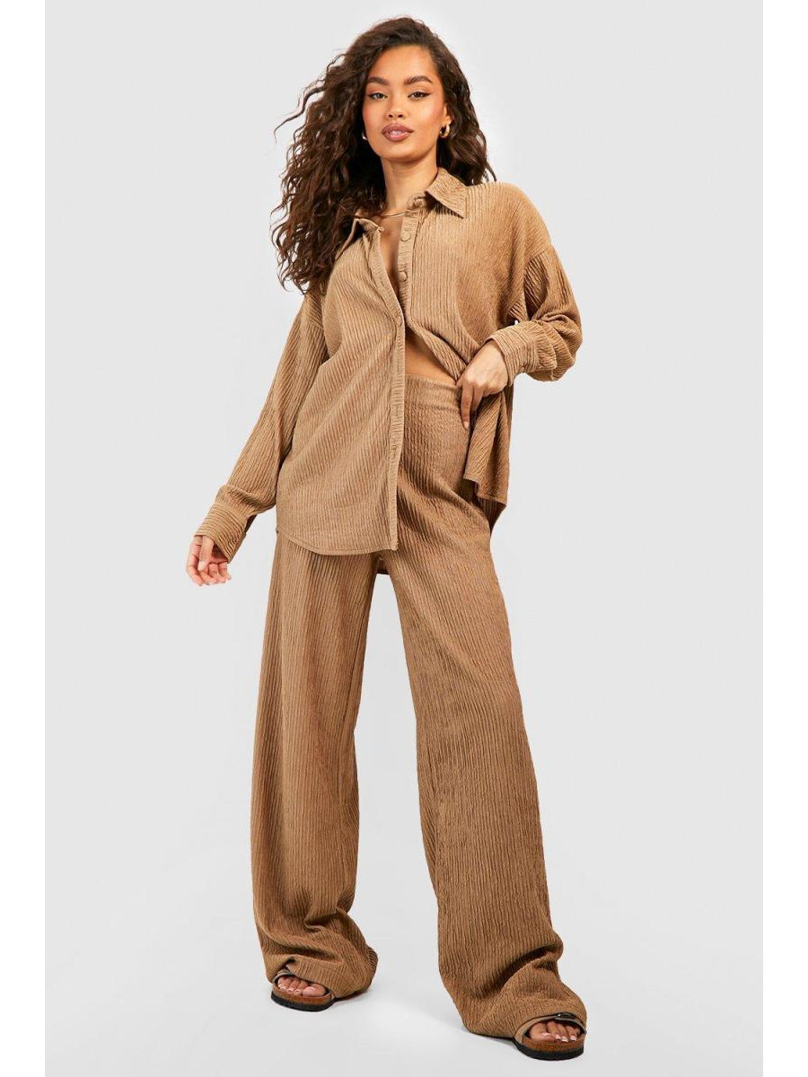 Широкі штани вільного крою зі складками