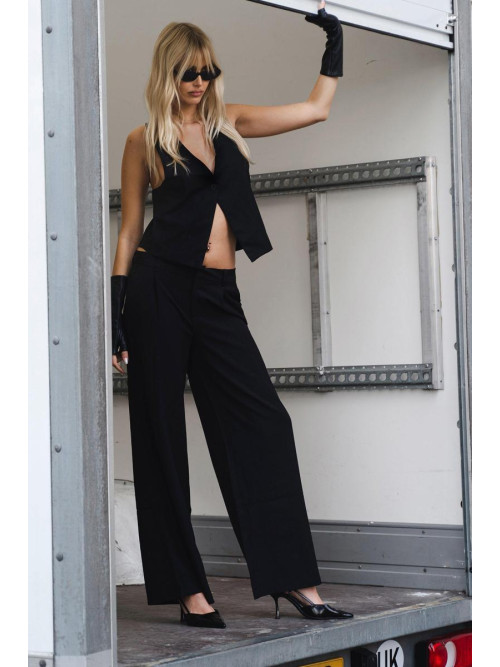 Жилет із закрученою спинкою на одному ґудзику