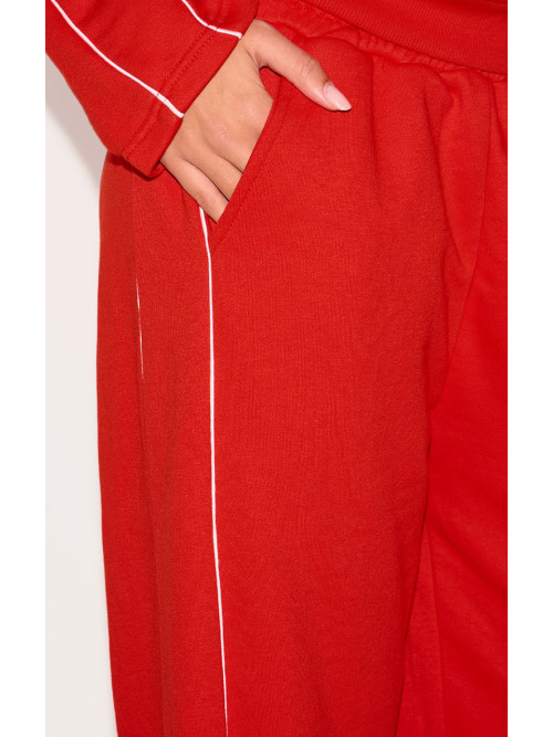 Червоні контрастні трубопровідні деталі широкі пробіжки