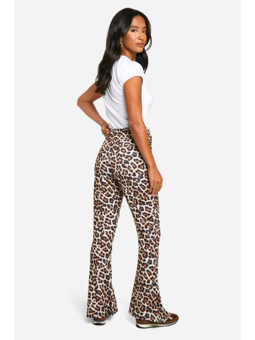 Маленькі штани з високою талією та кльошем із завищеною талією