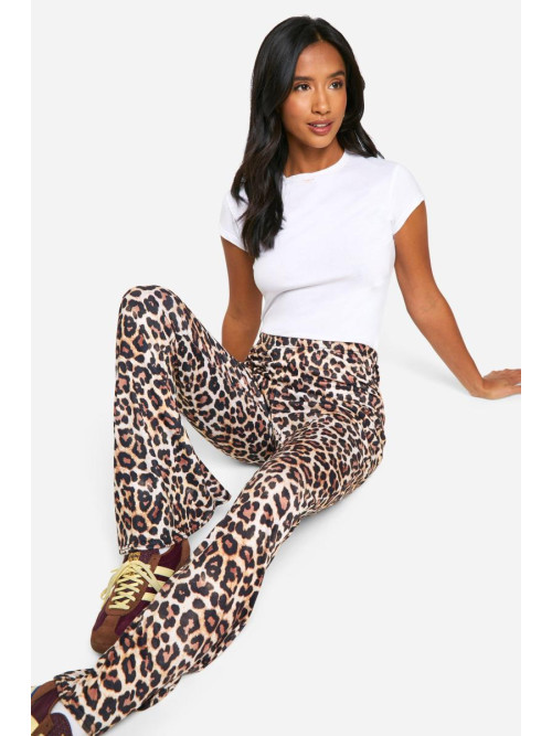 Маленькі штани з високою талією та кльошем із завищеною талією