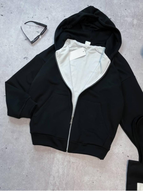 Кофта на блискавці 