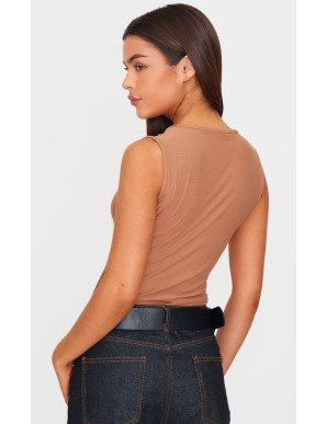 М'який топ без рукавів з вирізом-човником Mocha