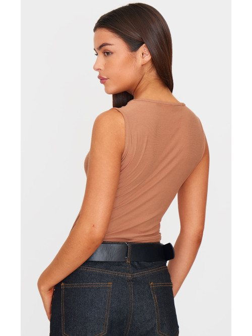 М'який топ без рукавів з вирізом-човником Mocha