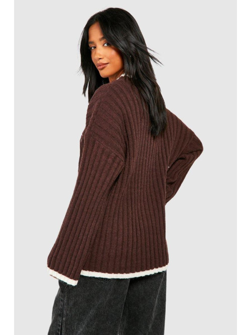 Маленький в'язаний джемпер з вишитою рубчиком