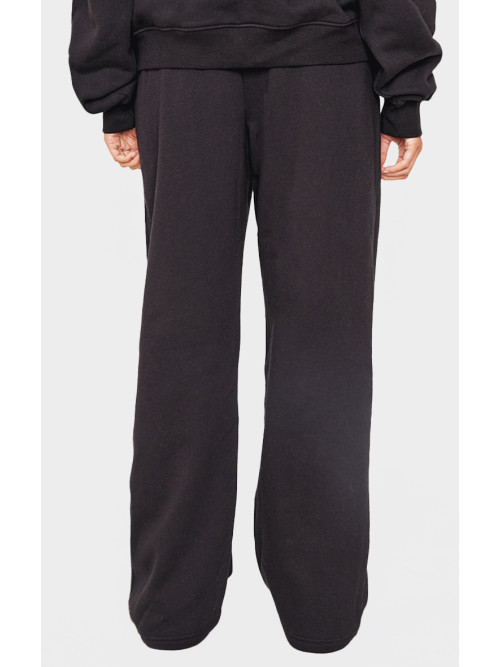 Чорні широкі джоггери з колективним принтом PRETTYLITTLETHING